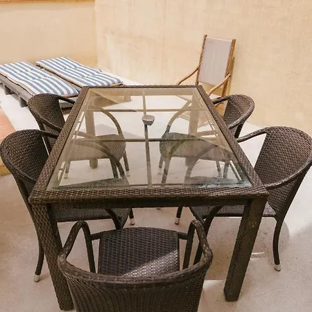Daire Ambb-private Patio-steps Away From Old Town