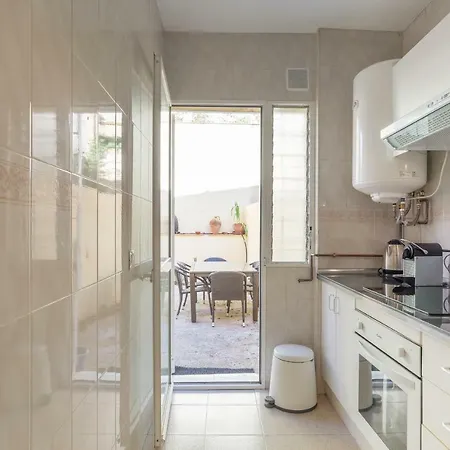Ambb-private Patio-steps Away From Old Town Daire *